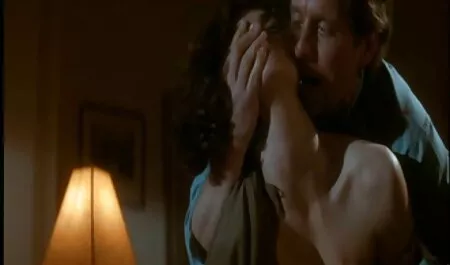Perra en la limpieza videos xxx online con sus medias de cortar la mierda