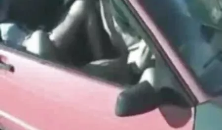 Rubia es castigado por videos caseros teniendo sexo golpeando su culo en la barra