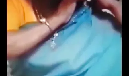 Los hombres hacen dos putas penetrar pornocerdas trío trío