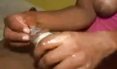 Chica en carnaval máscara tragada después pornocolombiano de la lengua