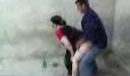 Para pasar la noche, un hombre negro quería conocer a ver porno hd una niña
