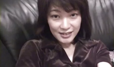 Las niñas videos xnos muestran la verdad cuando miran el pato y se ríen