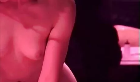 Pareja rusa viendo la naturaleza en la naturaleza video xeso