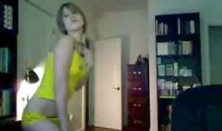 El informático videos de sexo insesto recrea en casa con un estudiante