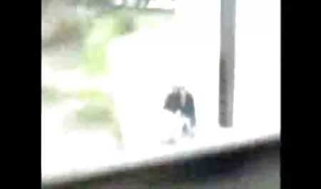 Después de anal, el hombre tomó dos videos porno adultos veces en el culo y la cara