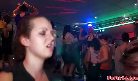 Estaba borracho con el hijo de mi pelis porn amigo, y él criticó a la tía en el culo