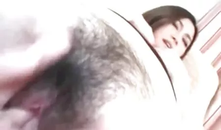 Un vecino xxx anal jovencitas alentó el idioma