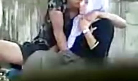 Su marido rompió con sus dedos y ver un video porno su lengua era una perra