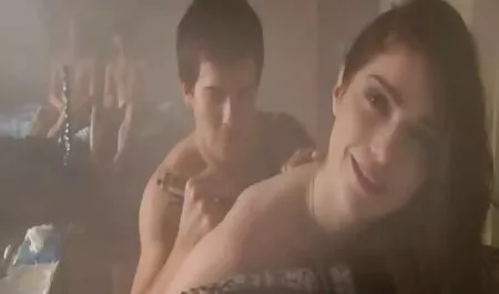 Pelirroja con coño peludo se la follan en videos caseros xxxx anal