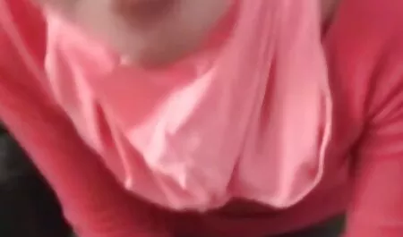 Follando Alena maduraspeludas con el cáncer de dedo