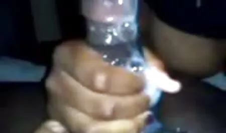 Gerente con un videos xxx de maduras hombre de cincuenta años folla en la oficina en el sofá