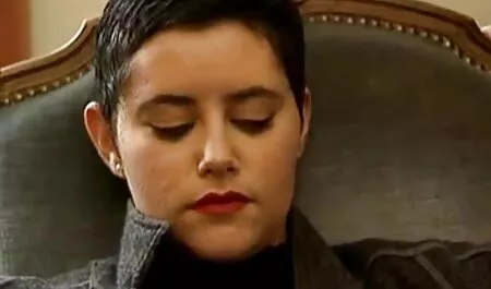 Con besos y abrazos videos xxx doble penetracion clips mantuvo a la chica lejos de los pensamientos