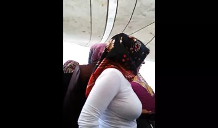 Nena muestra striptease con pornl gay bolas vaginales