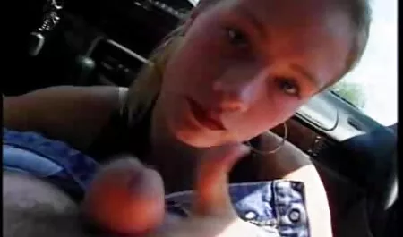Ella se acercó con semen en su cara después de tomar un profundo blo andjob y anal ver porno comics