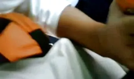 Para un refrigerio, los estudiantes de cuatro de ellos decidieron organizar un vendaje de pandillas serviporno argentino