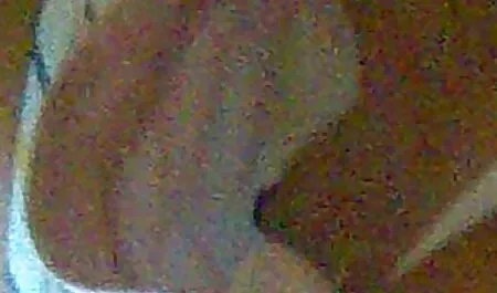 Chica con subvertido pigmento incesto asiatico corrió en el coño
