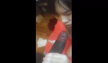 Joven azteca pormo rubia de tetas en el baño