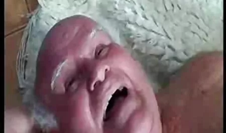 Un hombre audaz llama a una joven videos xxx calientes puta