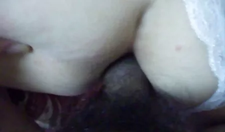 Pelirroja trío porn duro en la fiesta de Año Nuevo follando